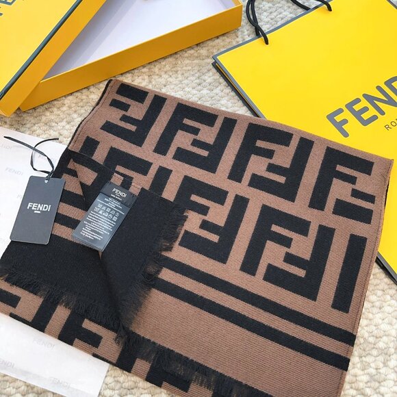 Fendi Chic Neck Accessory - Picture 6 of 8